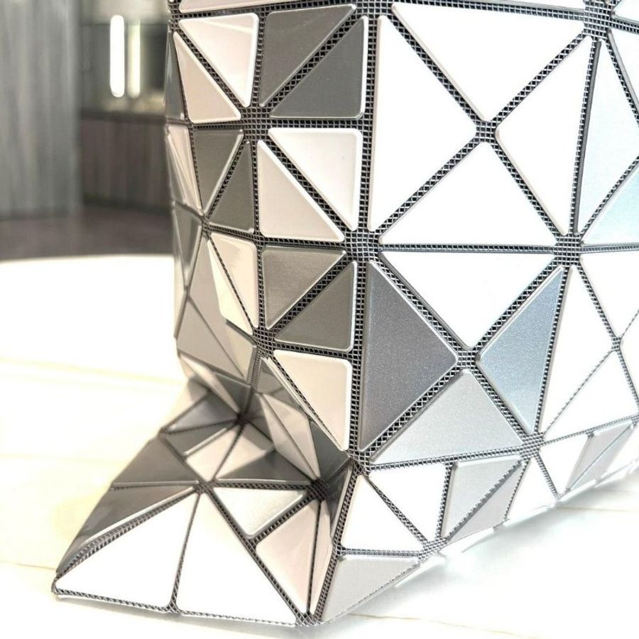 BAOBAO ISSEY MIYAKE 三宅一生 6x6 亮面手提包-4