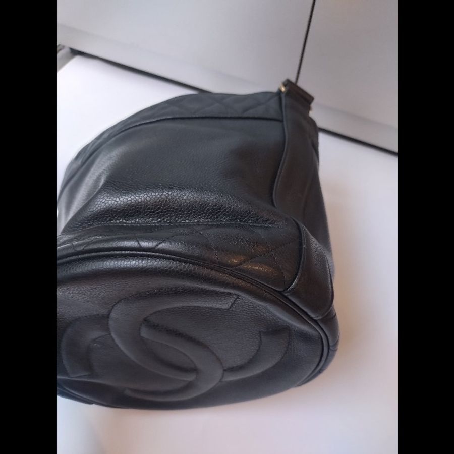 Chanel 金鍊黑荔枝皮束口水桶包 vintage-12