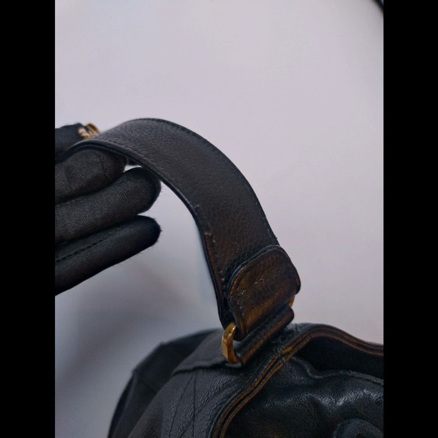 Chanel 金鍊黑荔枝皮束口水桶包 vintage-32