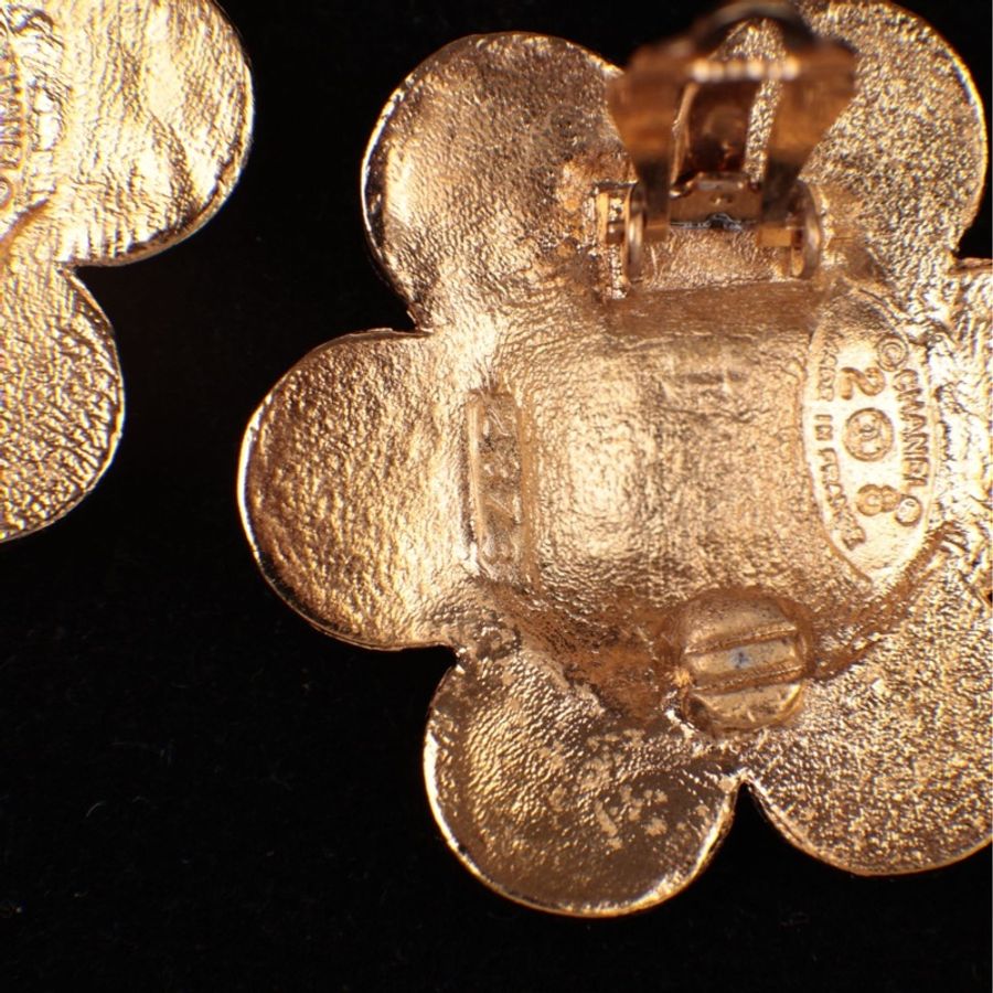 Chanel 92年素金cc花朵耳夹-21