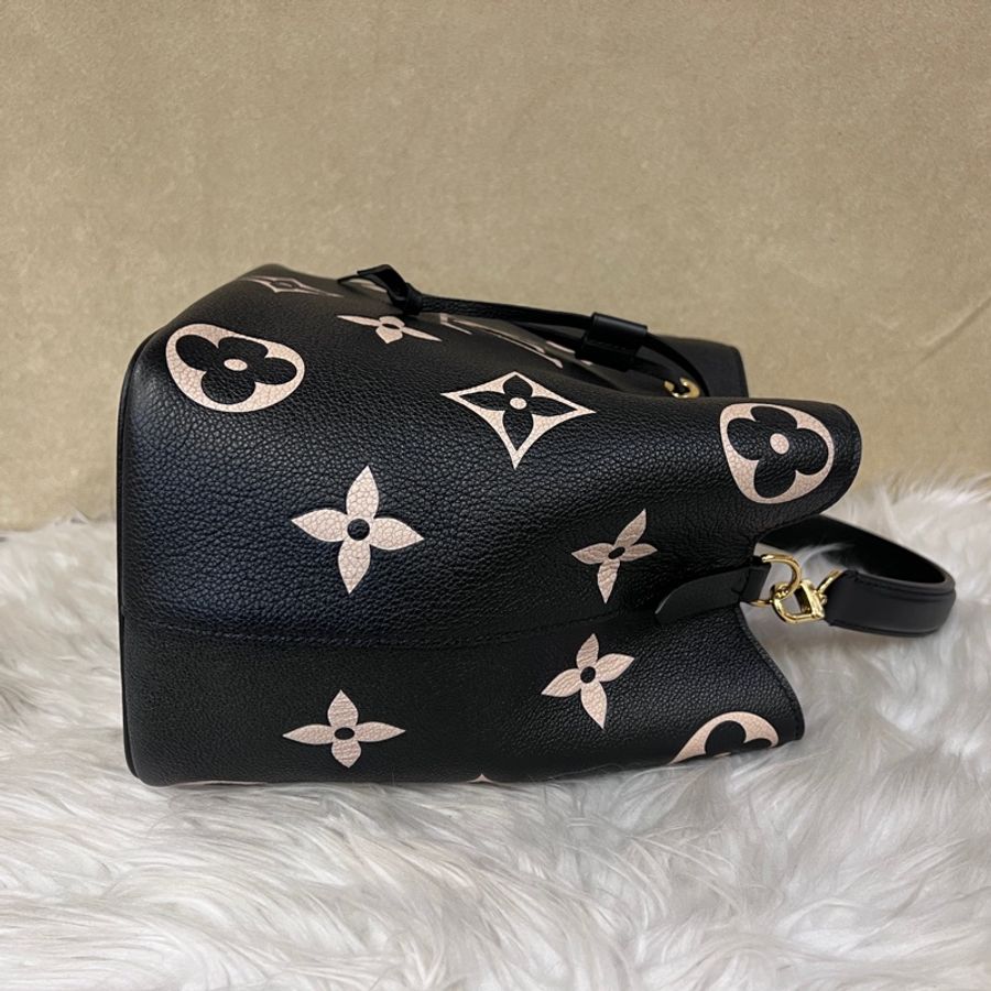 LV 黑牛皮拼米白logo金釦NeoNoe MM手提肩斜背包-2