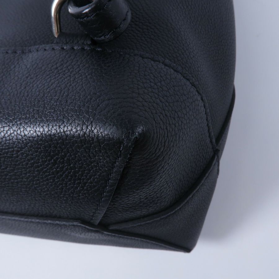 LOUIS VUITTON 牛皮皮革Lock Me Backpack背包-14