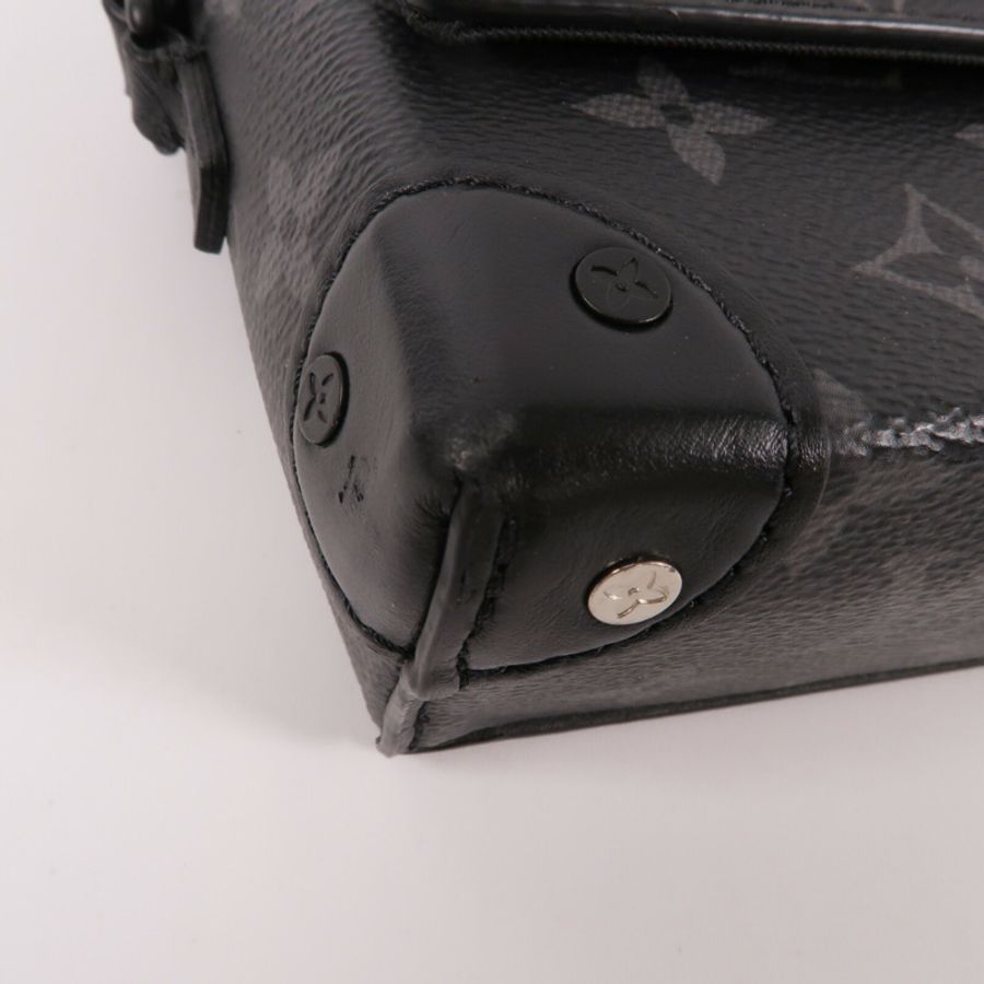 LOUIS VUITTON Monogram Eclipse Steamer Wearable Wallet肩背袋-8