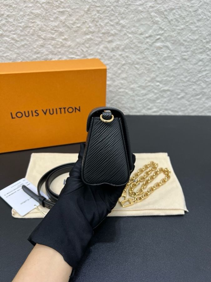 Lv 路易威登Pochette Twist West Epi 新款水波紋黑金-2