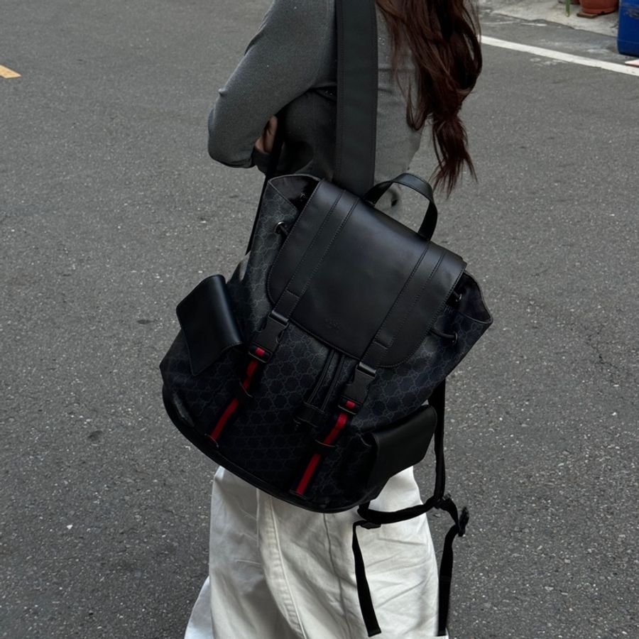 【2026/6/12專櫃抱出】 GUCCI Supreme 古馳 黑老花後背包-6