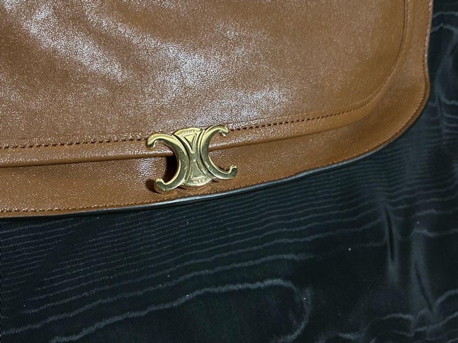 Celine SOFT TRIOMPHE BESACE柔軟亮澤羊皮革手袋-1