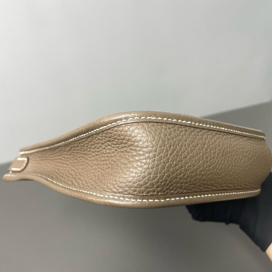 Hermes 愛馬仕 U刻 Evelyne 伊芙琳Mini 大象灰Togo皮 銀扣 皮質細膩,銀扣設計,經典mini款-4