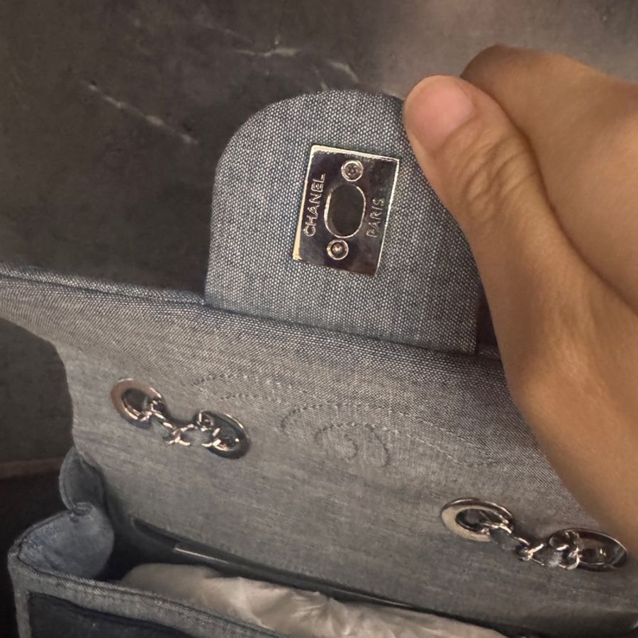 CHANEL 香奈兒雙色拼色徽章牛仔CF20大mini 必收稀缺包款-10