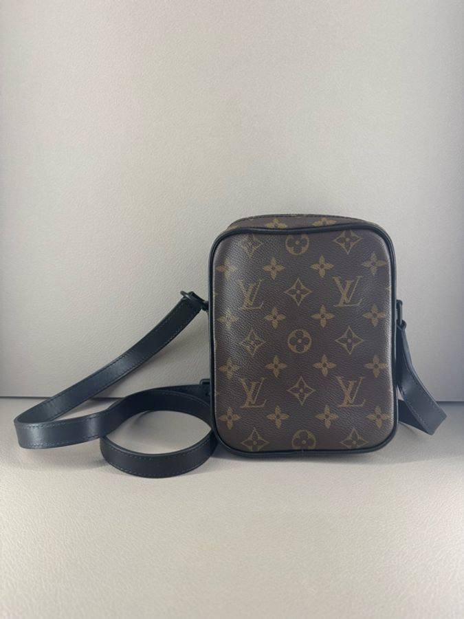 LV Christopher 經典老花斜背包相機包|黑色牛皮肩帶無植鞣革|信義微風購入|全配全套|男女通用|M69404-2