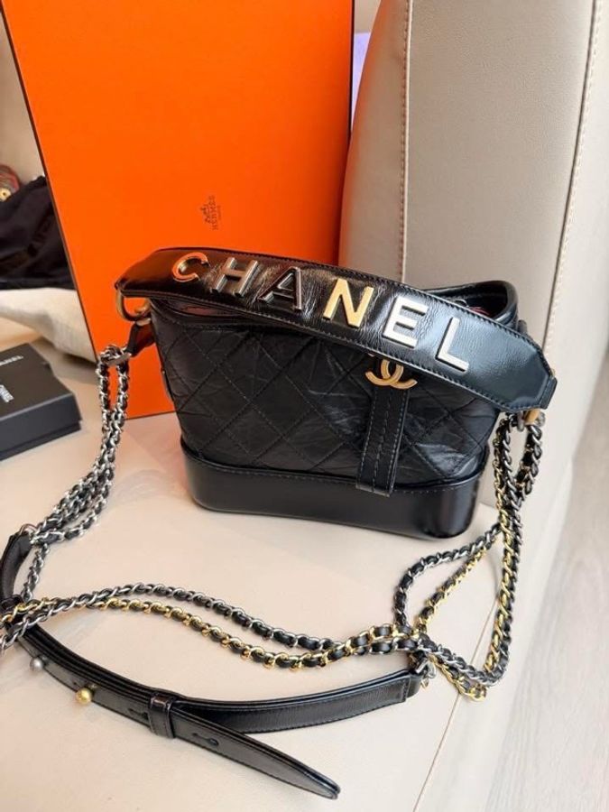 CHANEL金字把手流浪包-12