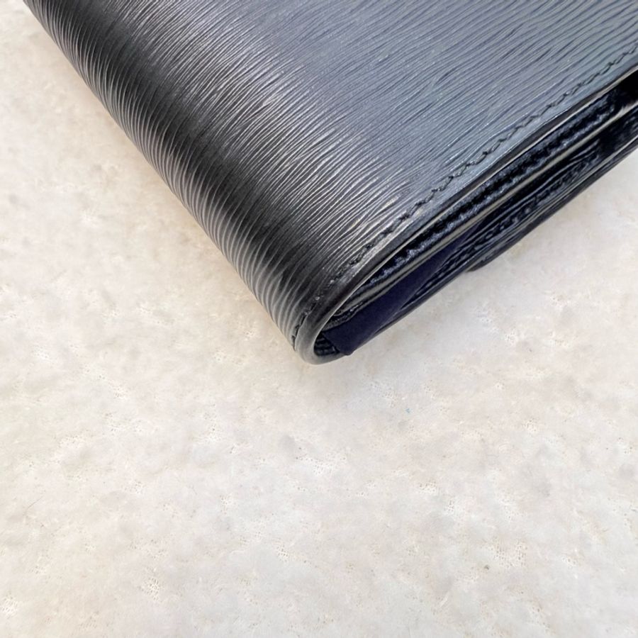 Prada 黑金三角logo水波紋皮革三折短夾-17