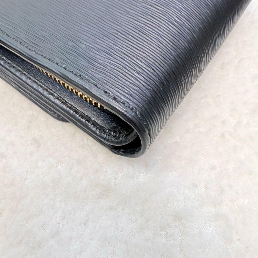 Prada 黑金三角logo水波紋皮革三折短夾-18
