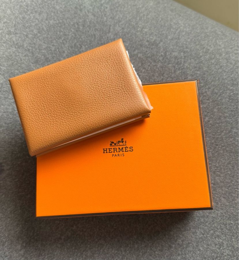 超值 ｜Hermès Calvi Duo 卡夾零錢包｜山羊皮金棕色｜附盒-0