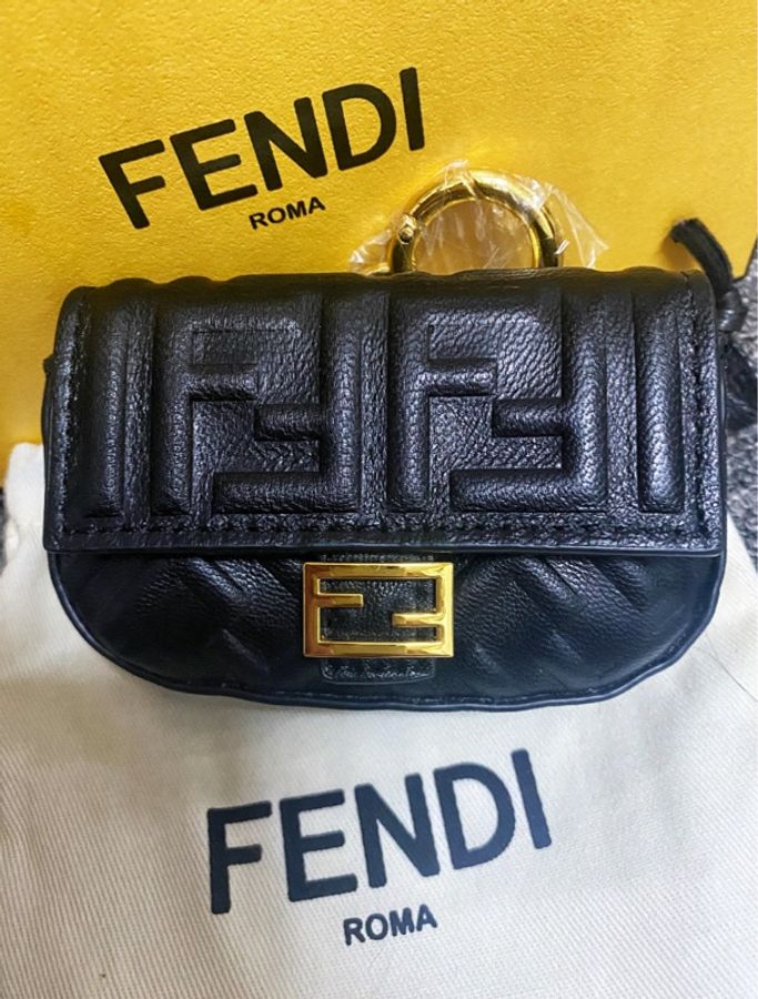 FENDI 7AR844 MINI Baguette 黑色納帕皮超迷你法棍 金鍊 鑰匙小廢包-0