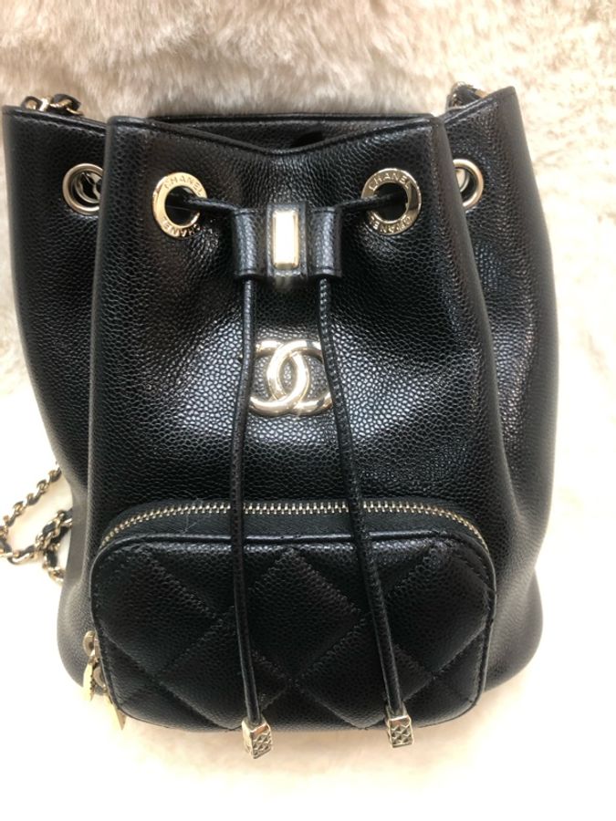 Chanel 黑色荔枝牛皮小水桶芯片 XC614-9
