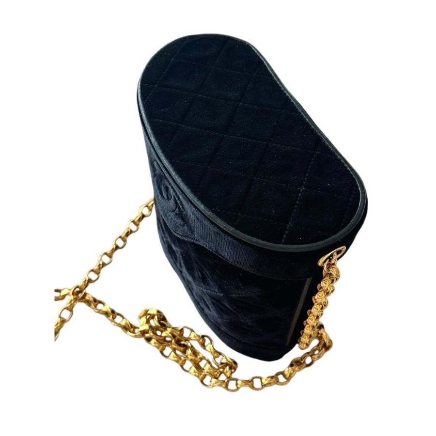 CHANEL 黑金絲絨雕花鏈條水桶包-4
