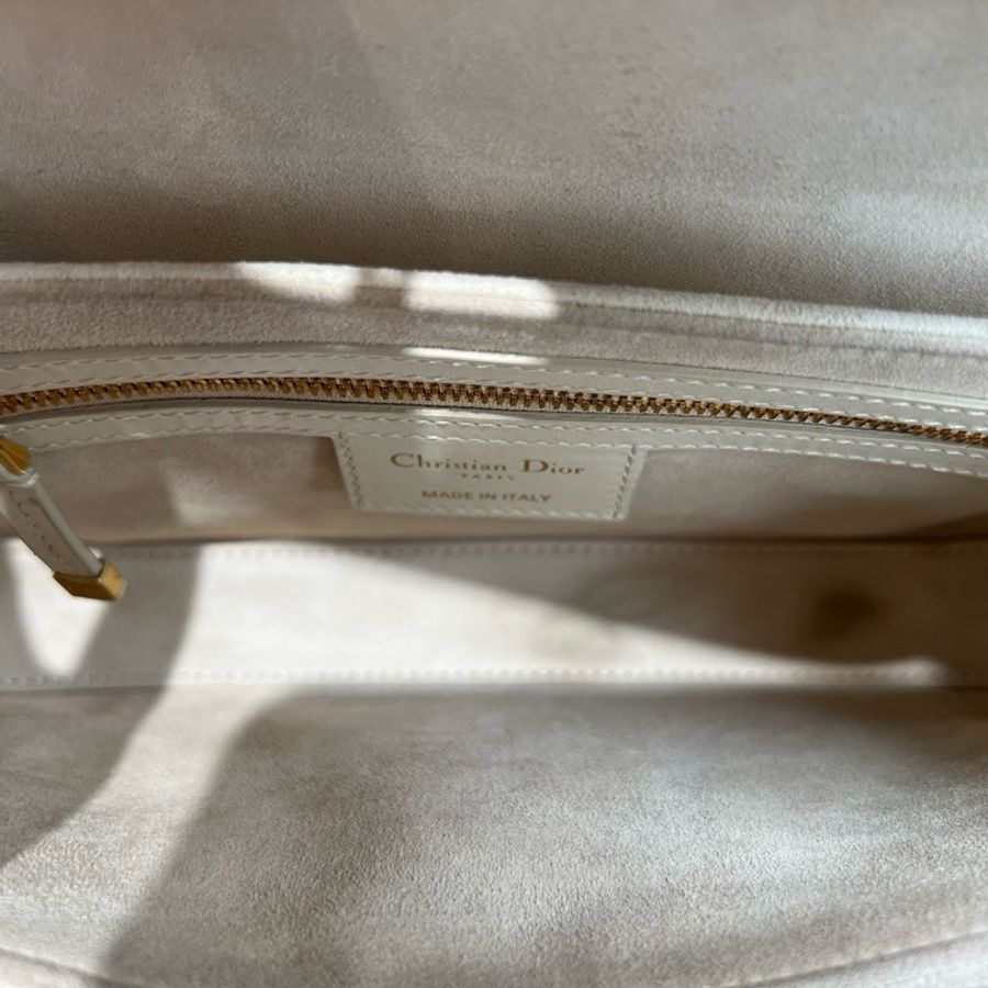 迪奧Dior 白色avenue鏈條斜挎包 23s 底長22-7