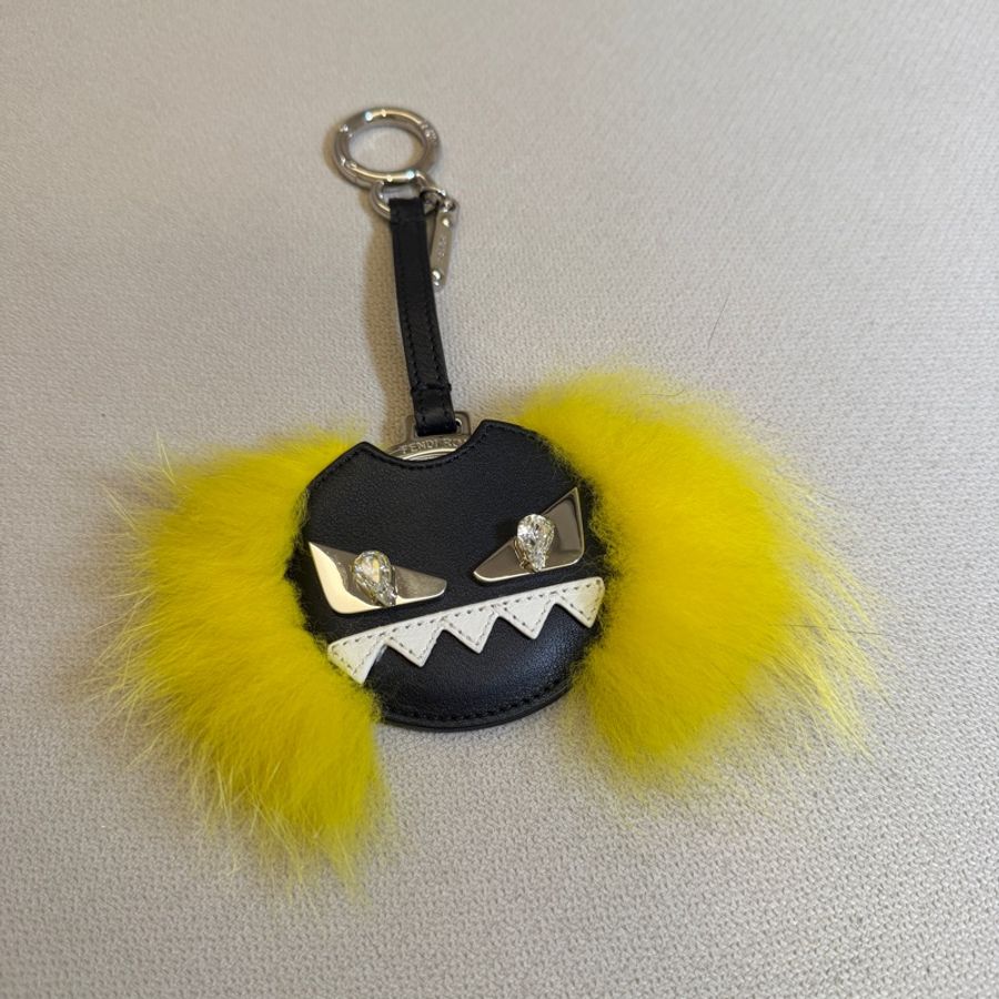 FENDI 怪獸 吊飾 鏡子 惡魔 掛件 狐狸毛 可愛吊飾 鑰匙圈-1