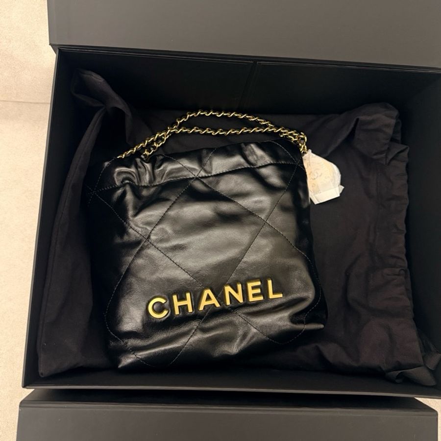 Chanel全新閒置22mini bag 黑金 晶片款-2