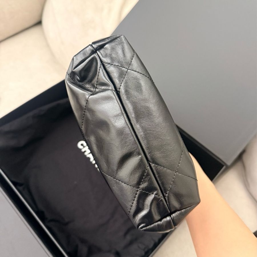 Chanel全新閒置22mini bag 黑金 晶片款-4