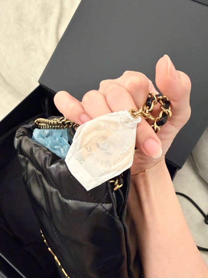 Chanel全新閒置22mini bag 黑金 晶片款-11