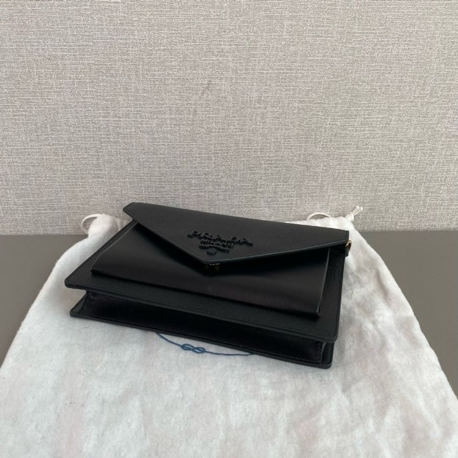 Prada普拉達 經典黑金十字紋Saffiano信封包/WOC斜背包 98新 附肩帶/鏡子-3