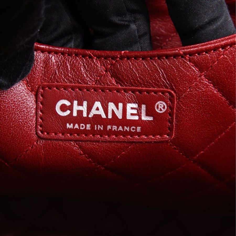 Chanel 17开酒红色鱼子酱皮外缝线书包扣机场包单肩包-20