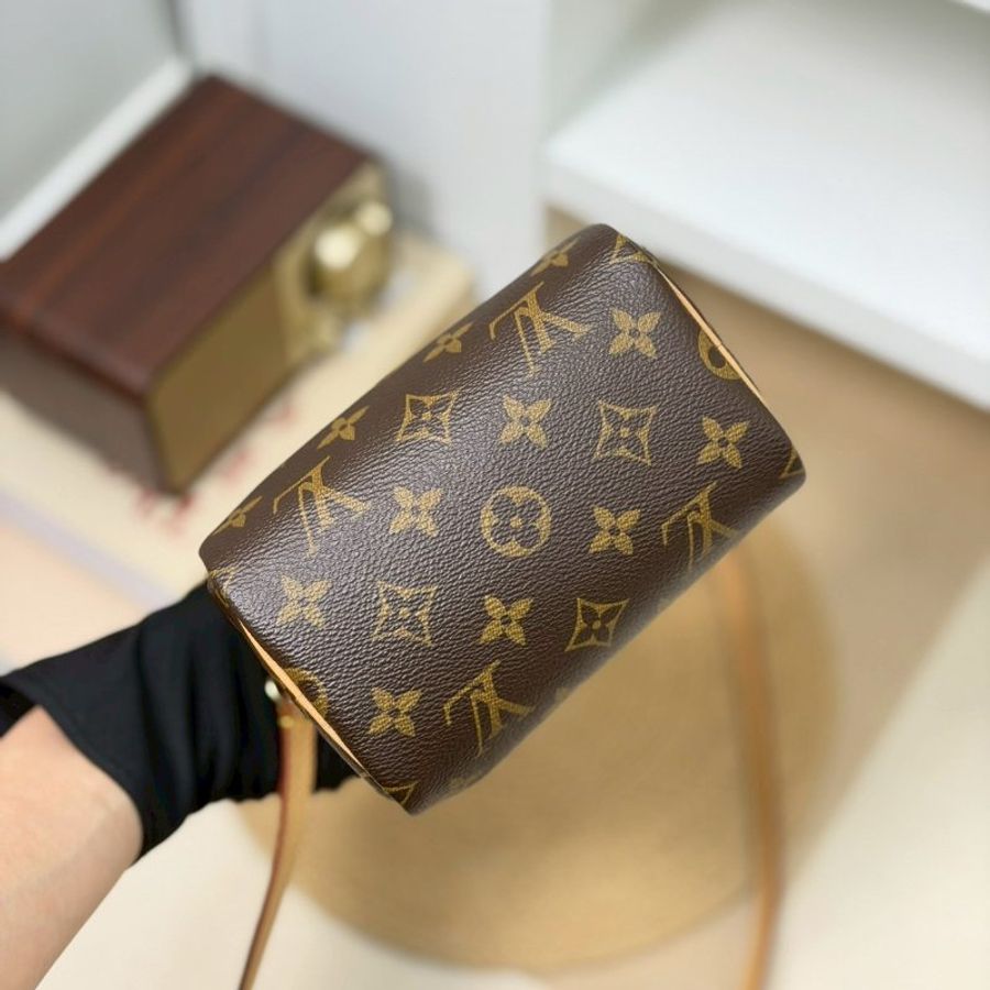 (絕版美品!稀有釋出✨)🏷LV 路易威登.Nano Speedy M61252-12