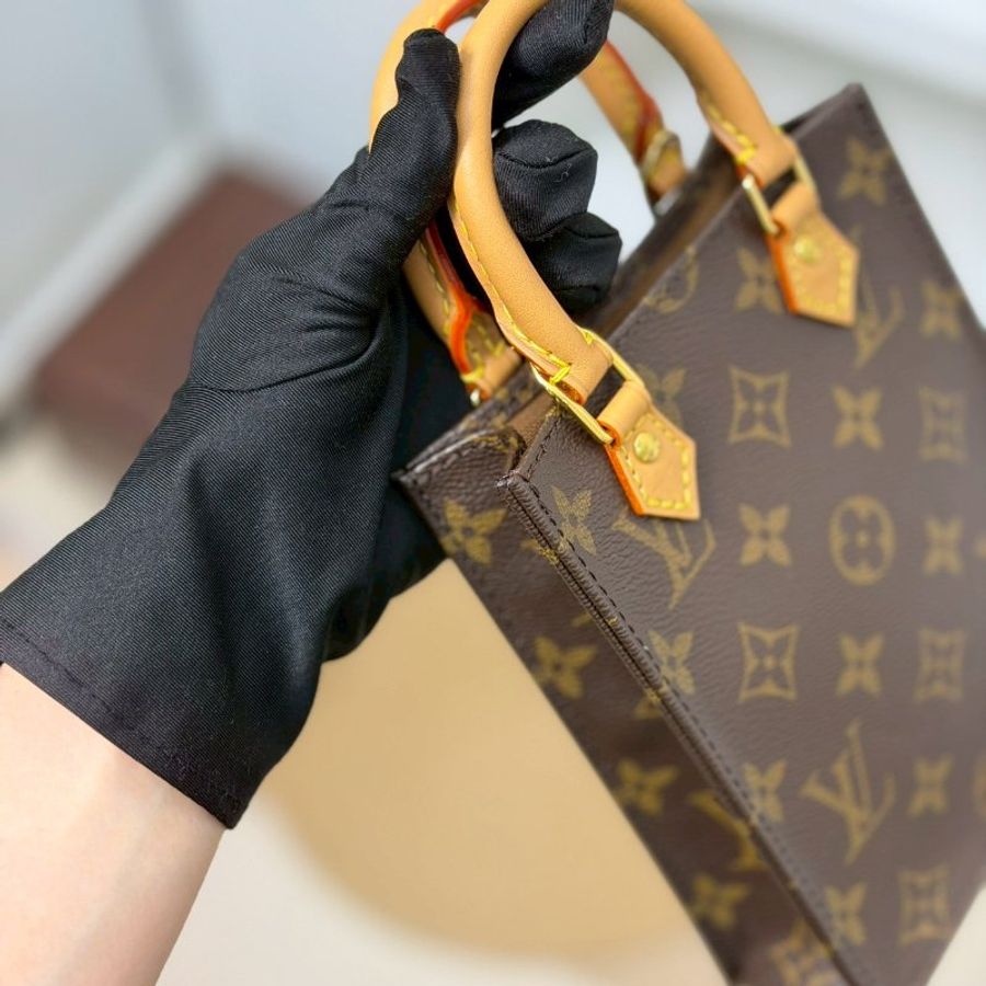（近全新！送禮等級🎁）🏷LV 路易威登．Petit Sac Plat 老花琴譜包 M81295-8
