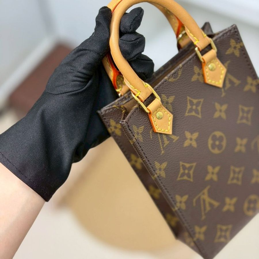 （近全新！送禮等級🎁）🏷LV 路易威登．Petit Sac Plat 老花琴譜包 M81295-10