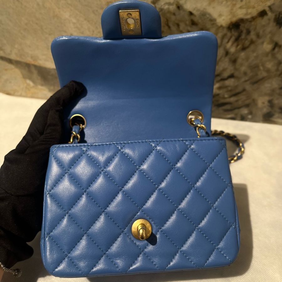 Chanel藍色羊皮霧金鏈方胖-9