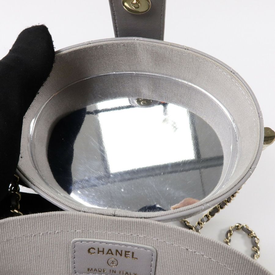 CHANEL 羊皮皮革Round Vanity Case鏈帶肩背袋-9