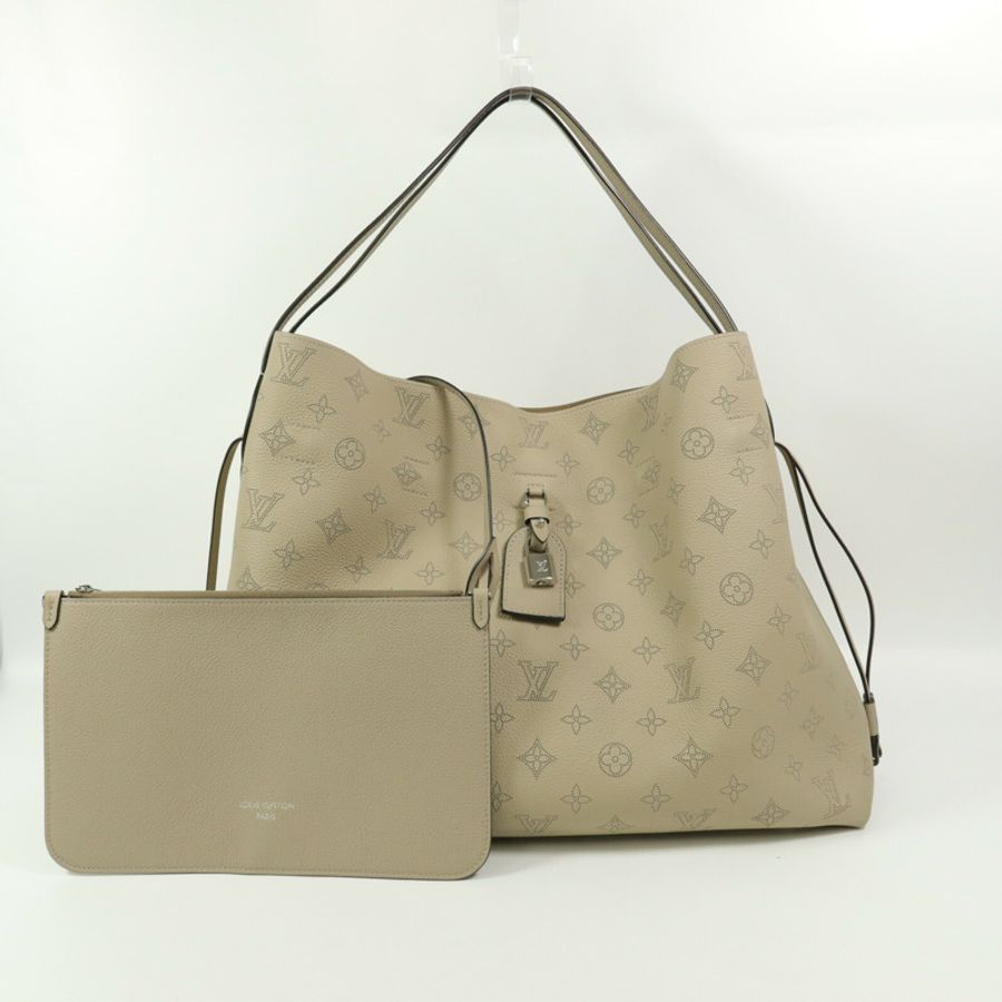 LOUIS VUITTON Monogram Mahina Boundless肩背袋-17