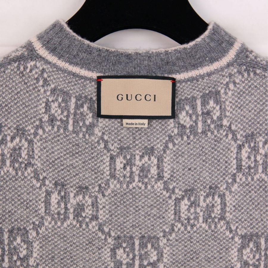 Gucci灰色老花满印针织金扣圆领开衫外套-10