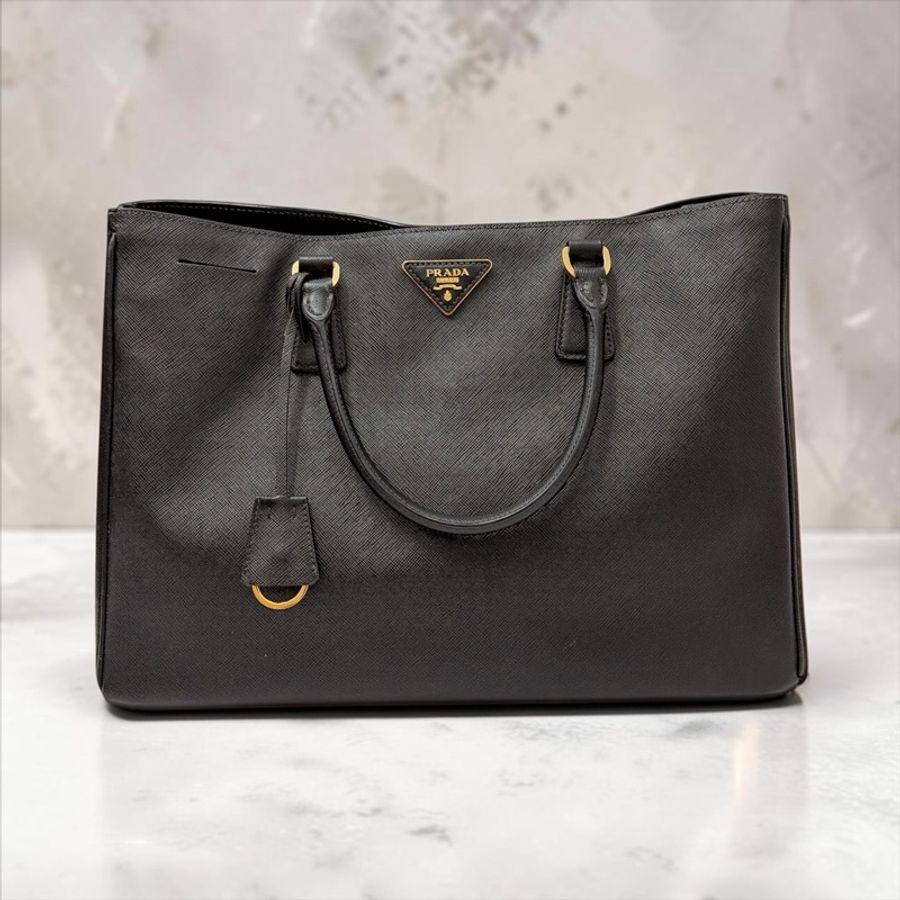 莉亞精品♡ Prada 黑色殺手包 手提 二手-0