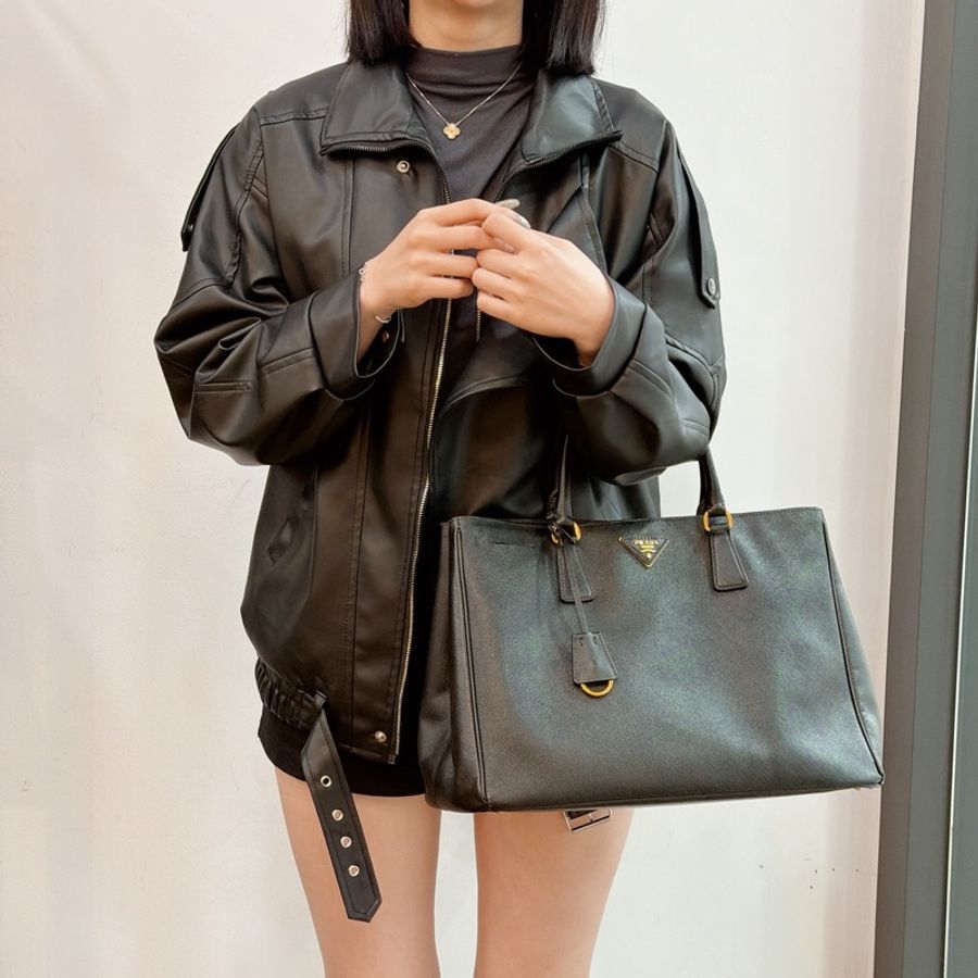 莉亞精品♡ Prada 黑色殺手包 手提 二手-1