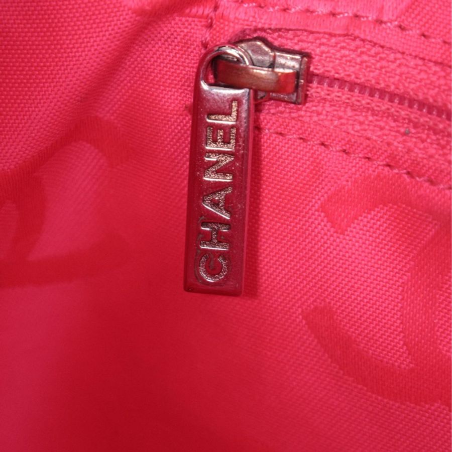 Chanel黑白康鹏tote机场包单肩包-40