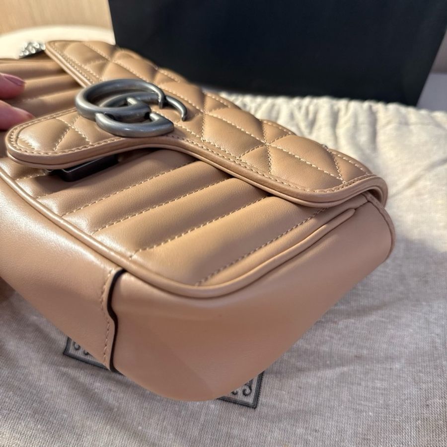 【斷捨離 / 全新閒置】正品 Gucci GG Marmont 可肩揹/斜揹絎縫皮革翻蓋鏈條包 22cm-3