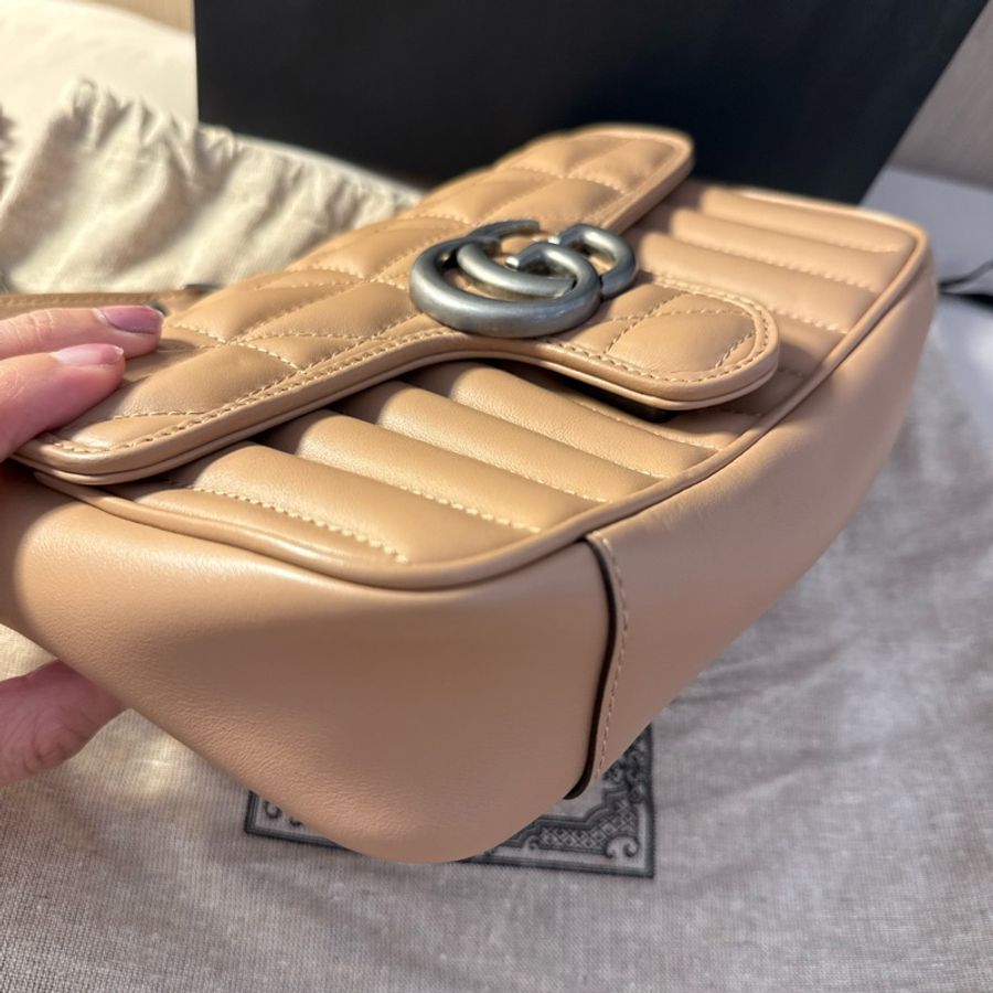 【斷捨離 / 全新閒置】正品 Gucci GG Marmont 可肩揹/斜揹絎縫皮革翻蓋鏈條包 22cm-7