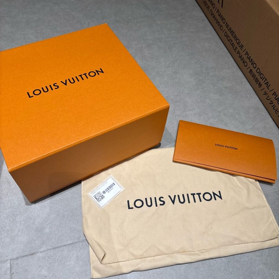 LOUIS VUITTON 路易威登 粉色漆皮 原花 Spring Street肩背包-19