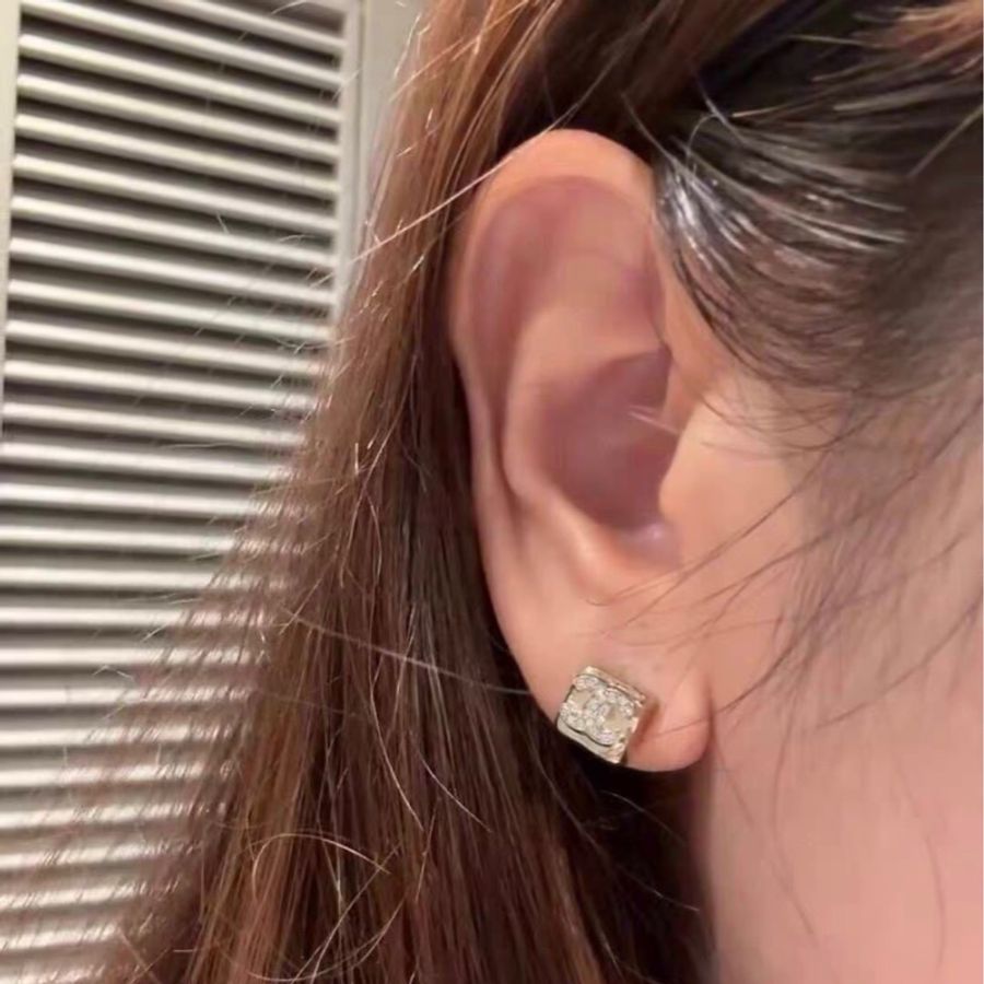 Chanel香奈兒 新款方形雙c帶鑽耳釘-7