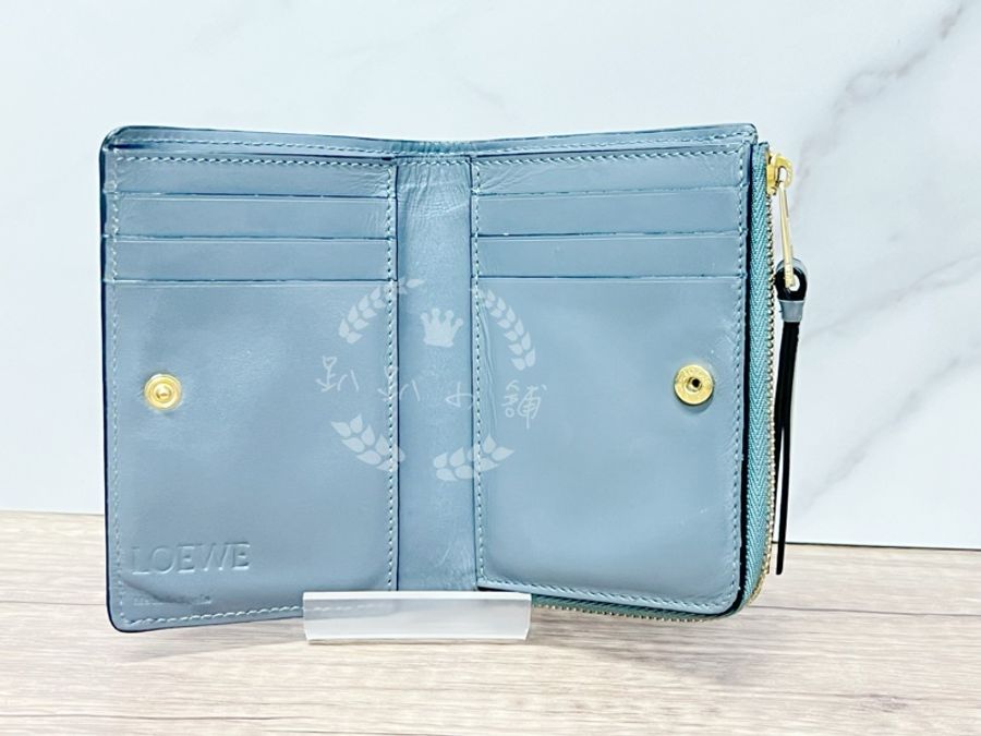 ～～趴趴小舖～～極新正品LOEWE Puzzle 系列的小牛皮拉鍊對折短夾（2602247582）-17