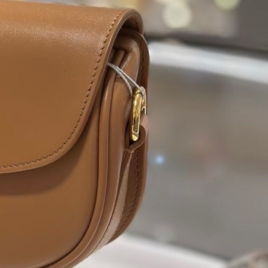 99新 Dior 迪奥Bobby新月包 琥珀色光面牛皮革-3