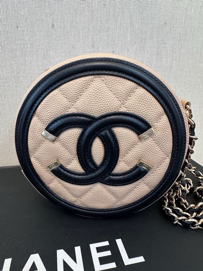 Chanel 香奈兒 荔枝紋 裸粉色mini圓餅 裸包有卡-1