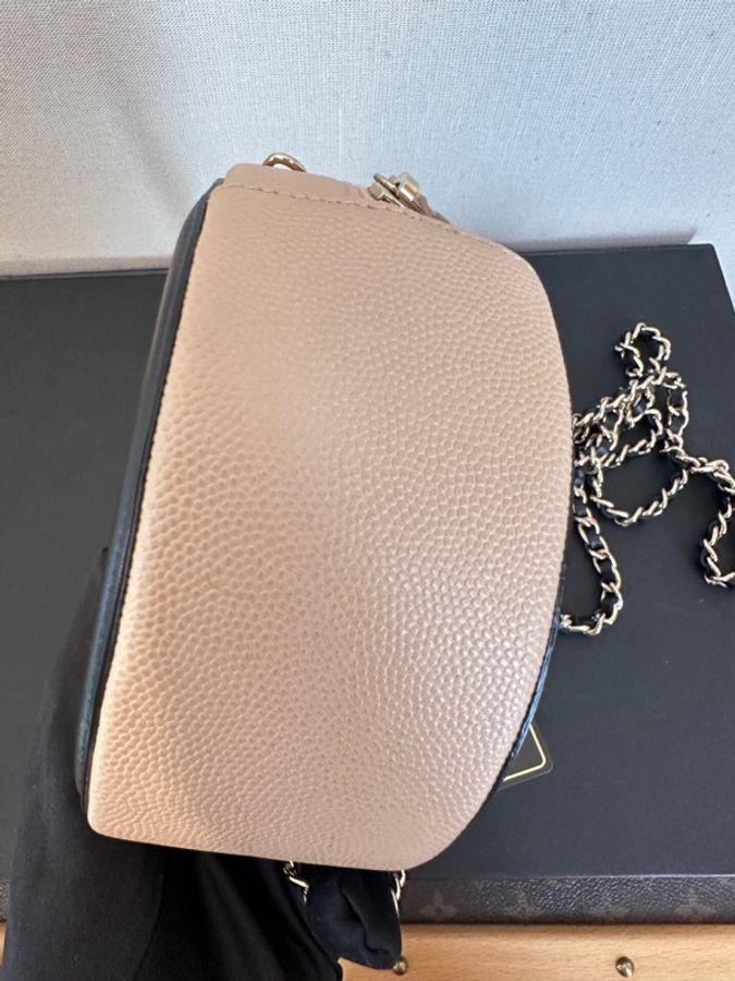 Chanel 香奈兒 荔枝紋 裸粉色mini圓餅 裸包有卡-6