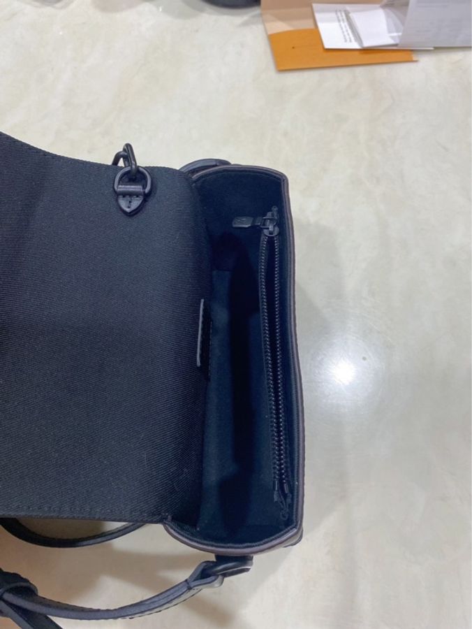LV Steamer 可穿戴式錢包 M83613-6