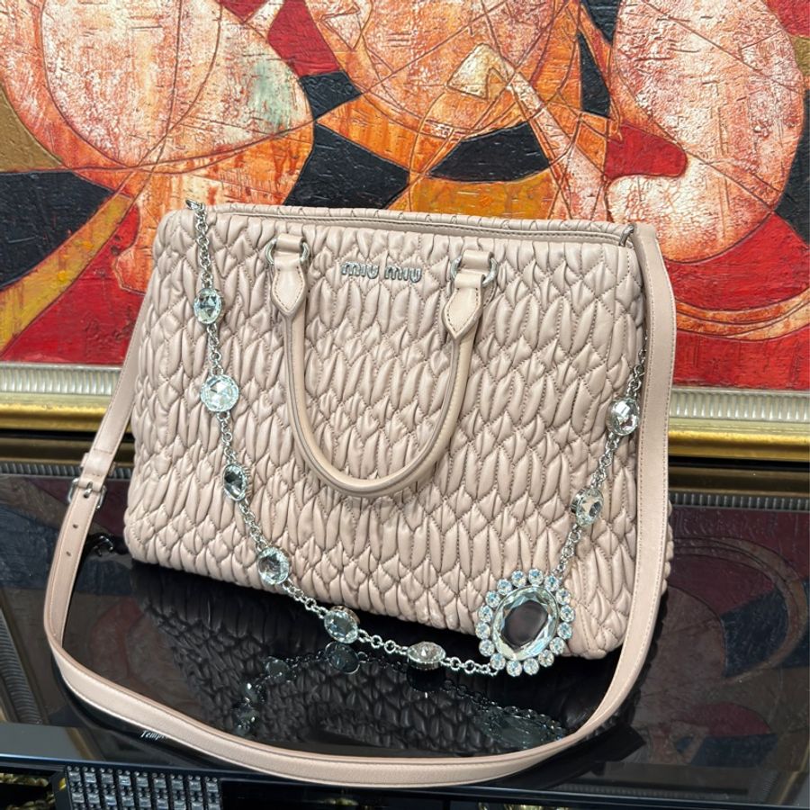 🈶購證 #99新閒置✨ 🈶長肩帶🉑斜背 Miumiu淡粉抓皺托特包-4