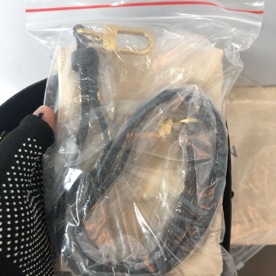 LV路易威登NOE黑水桶单肩包-5