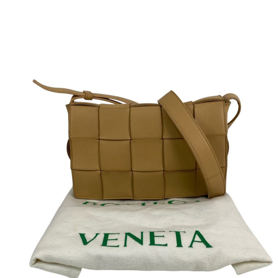 ☆ Bottega Veneta 寶緹嘉 Beige Lambskin Cassette Shoulder Bag 米色小羊皮肩背包-267011582-0