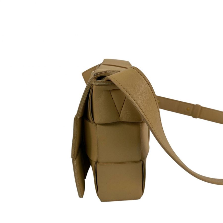 ☆ Bottega Veneta 寶緹嘉 Beige Lambskin Cassette Shoulder Bag 米色小羊皮肩背包-267011582-3
